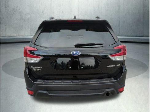 Used 2021 Subaru Forester Limited image 5