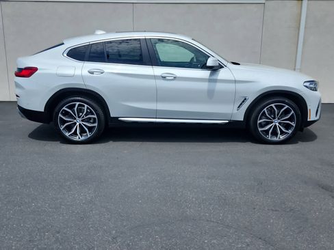 Used 2025 BMW X4 xDrive30i w/ Premium Package AWD/4WD image 3