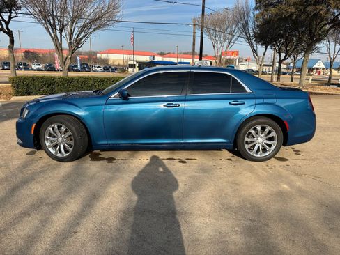 Used 2020 Chrysler 300 S image 10