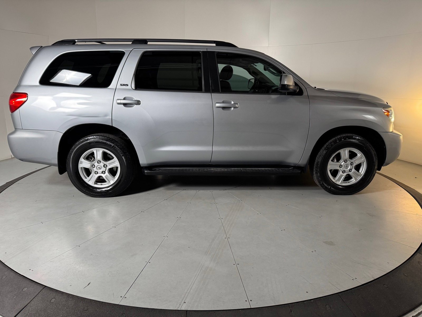 Used 2014 Toyota Sequoia SR5 w/ Premium Package AWD/4WD image 6