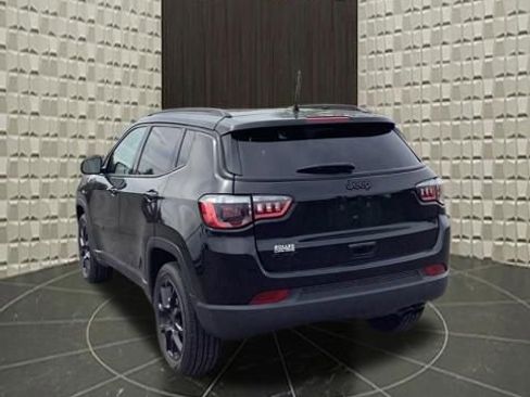 Certified 2022 Jeep Compass Latitude w/ Sun and Sound Group AWD/4WD image 7