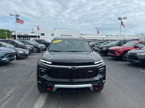 Used 2024 Chevrolet Traverse Z71 AWD/4WD image 12