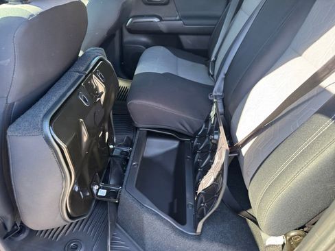 Used 2022 Toyota Tacoma TRD Off-Road image 20