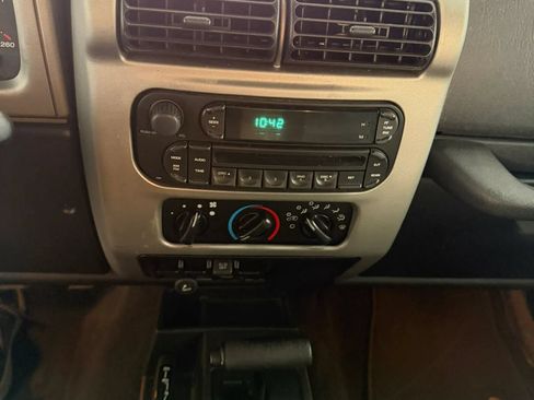 Used 2005 Jeep Wrangler Unlimited AWD/4WD image 20