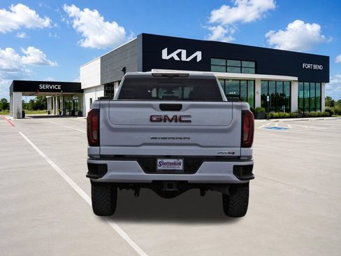 Used 2021 GMC Sierra 2500 AT4 w/ AT4 Premium Plus Package AWD/4WD image 6
