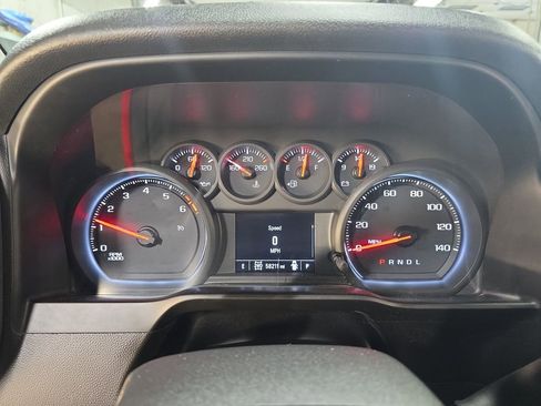 Used 2019 Chevrolet Silverado 1500 Custom w/ Custom Value Package AWD/4WD image 18