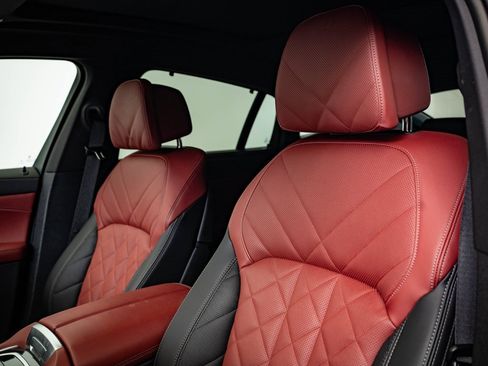 Used 2024 BMW X6 M60i w/ Dynamic Handling Package image 23