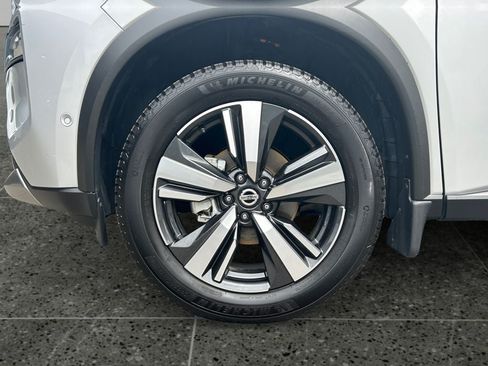 Used 2021 Nissan Rogue Platinum AWD/4WD image 4