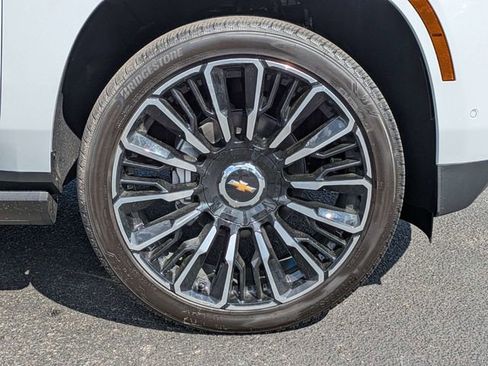 New 2026 Chevrolet Tahoe High Country AWD/4WD image 11