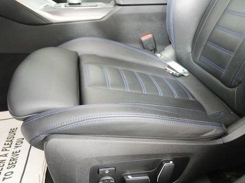 Used 2025 BMW i4 xDrive40i w/ M Sport Package image 10