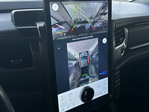 Used 2022 Ford F150 Lightning Lariat image 23