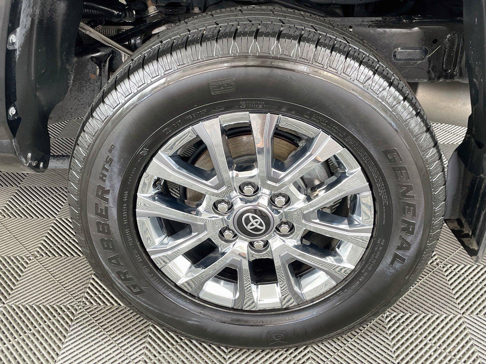 Used 2024 Toyota Tacoma Limited w/ Limited Package (LT) AWD/4WD image 34