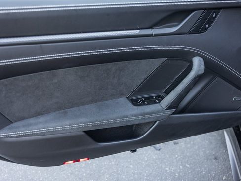 Used 2022 Porsche 911 GT3 image 14