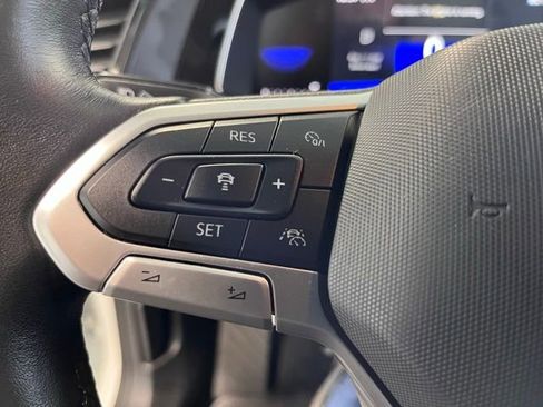 Used 2023 Volkswagen Jetta SE w/ Panoramic Sunroof Package image 25