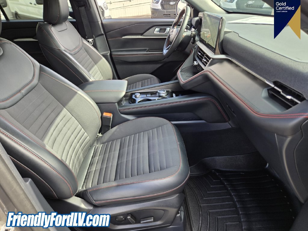 Certified 2025 Ford Explorer ST-Line w/ Premium Package RWD image 17
