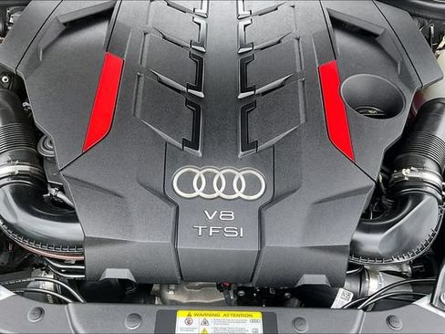 Used 2024 Audi S8 w/ S8 Comfort Plus Package AWD/4WD image 34