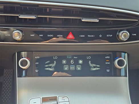 New 2026 Genesis GV70 2.5T Select image 16