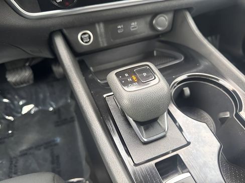 Used 2023 Nissan Rogue S image 15