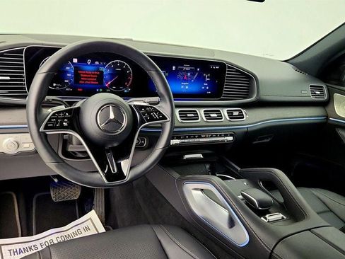 Used 2025 Mercedes-Benz GLS 450 4MATIC image 11
