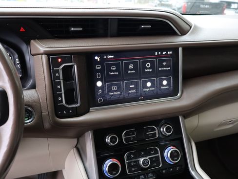 Used 2022 GMC Yukon XL Denali w/ Denali Ultimate Package image 32