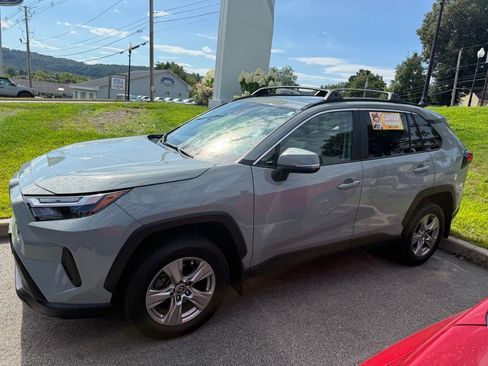 Used 2023 Toyota RAV4 XLE w/ Convenience Package AWD/4WD image 4