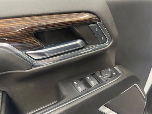 Used 2024 GMC Sierra 2500 SLE w/ SLE Convenience Package image 4