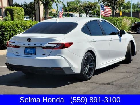 Used 2025 Toyota Camry SE FWD image 5