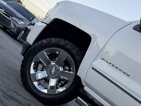 Used 2018 Chevrolet Silverado 1500 LTZ Z71 w/ LTZ Plus Package image 13