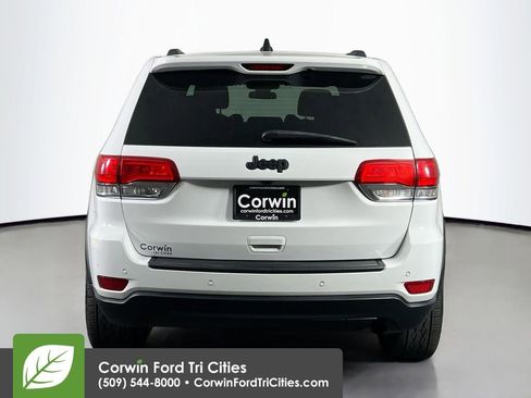 Used 2018 Jeep Grand Cherokee Laredo AWD/4WD image 13