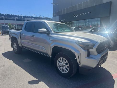 Used 2025 Toyota Tacoma SR5 RWD image 2