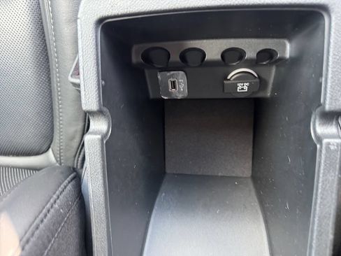 Used 2019 Jeep Cherokee Limited AWD/4WD image 20