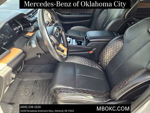 Used 2023 Jeep Grand Cherokee L Summit AWD/4WD image 11
