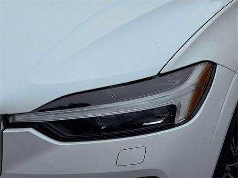 Used 2022 Volvo XC60 B5 Inscription w/ Advanced Package image 9