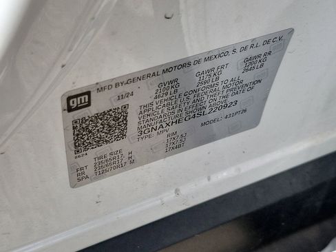 Used 2025 Chevrolet Equinox LT FWD image 30