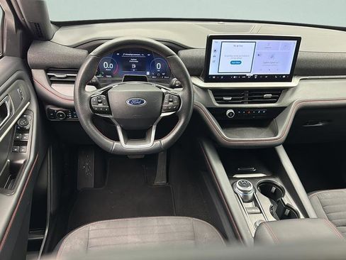 Used 2025 Ford Explorer ST-Line w/ ST-Line Street Pack AWD/4WD image 12