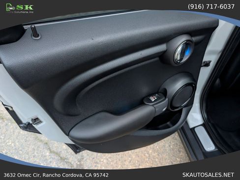 Used 2016 MINI Cooper 4-Door Hardtop image 28