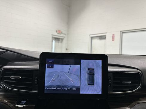 Used 2023 Ford Explorer Limited w/ Equipment Group 301A image 34