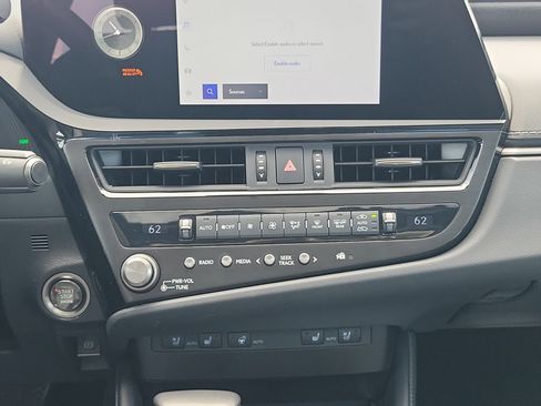 Certified 2025 Lexus ES 350 w/ Premium Package FWD image 18