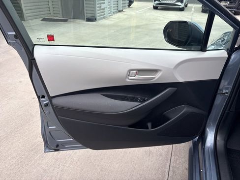 Used 2025 Toyota Corolla LE image 10