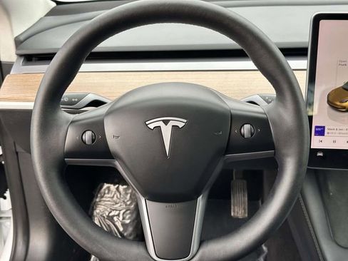 Used 2023 Tesla Model 3 Standard Range image 22