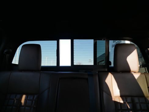 Used 2021 Nissan Titan Platinum Reserve w/ Moonroof Package image 36