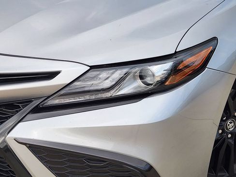 Used 2021 Toyota Camry XSE FWD image 10