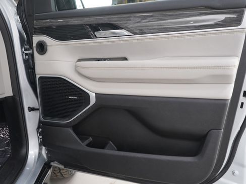 Used 2022 Jeep Wagoneer Series II w/ Premium Group I image 9