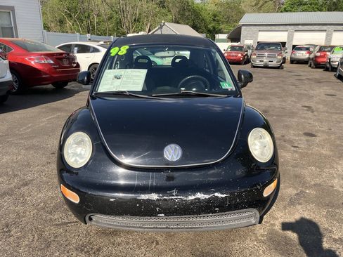 Used 1998 Volkswagen Beetle Coupe FWD image 4