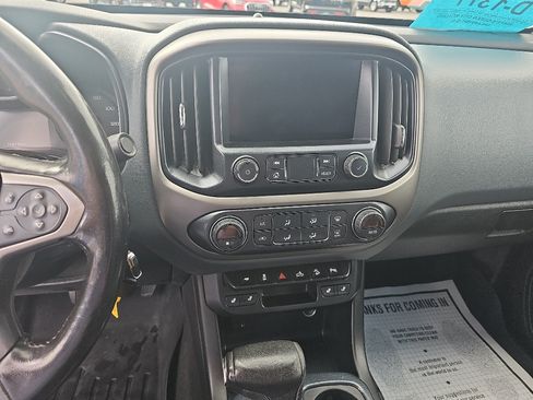Used 2020 Chevrolet Colorado Z71 AWD/4WD image 12