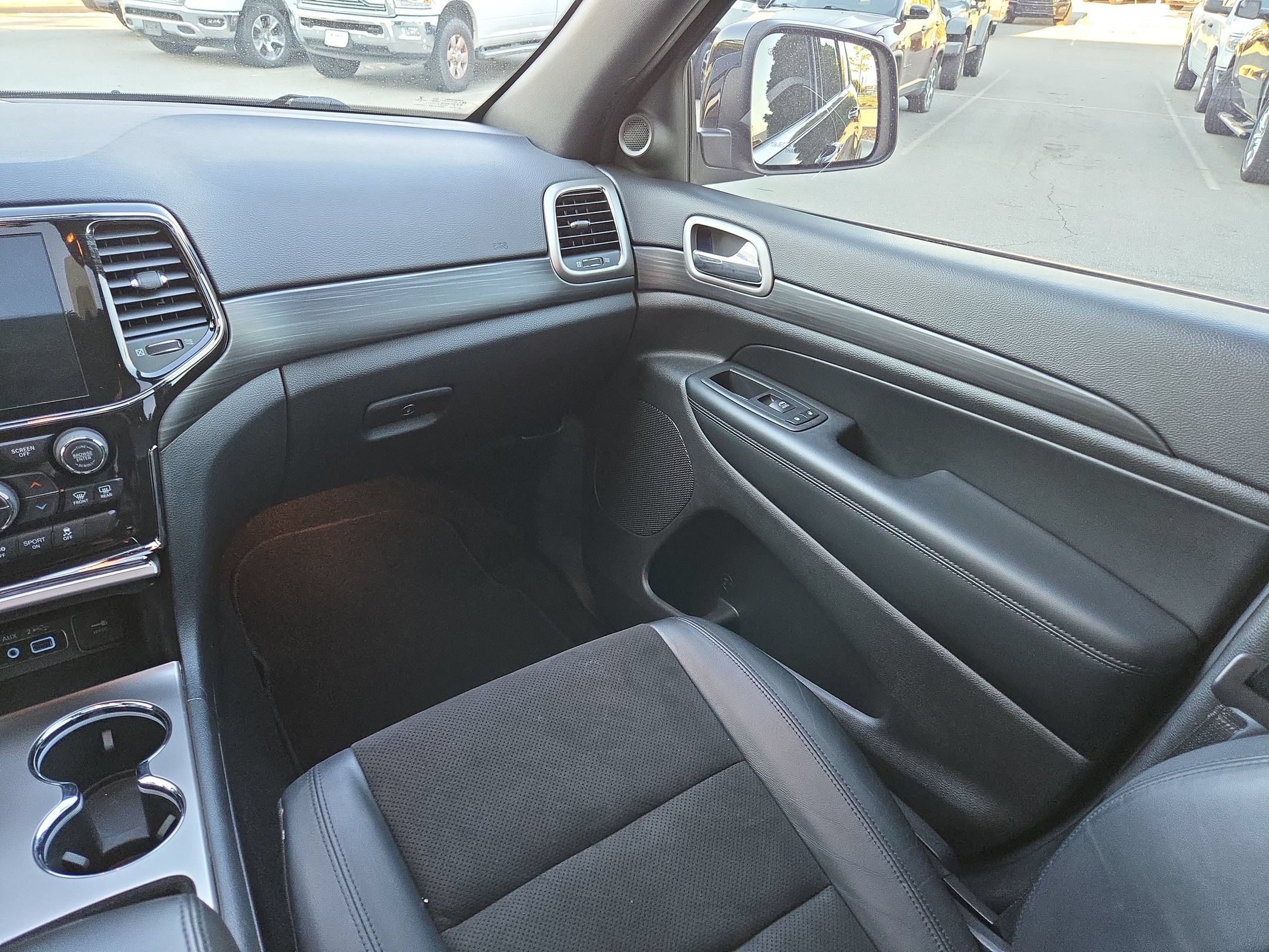 Used 2021 Jeep Grand Cherokee Laredo X RWD image 11