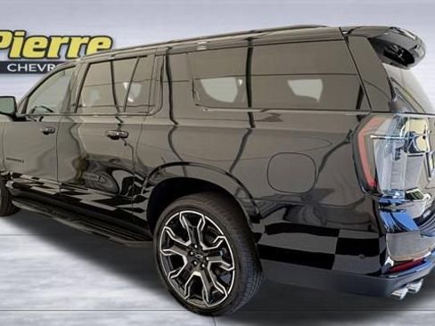 New 2026 Chevrolet Suburban RST w/ RST Capability Package AWD/4WD image 2