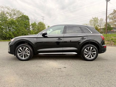 Used 2023 Audi Q5 2.0T Premium Plus w/ Premium Plus Package AWD/4WD image 3