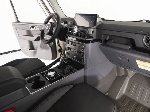 New 2025 INEOS Grenadier Fieldmaster Edition image 24