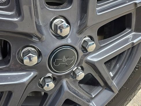 New 2025 Jeep Gladiator Sport image 20